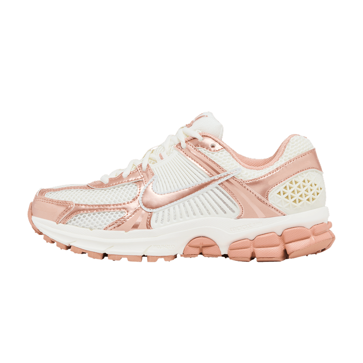 Overkicks - Nike Zoom Vomero 5 Rose Gold (Women's) (IQ9603-133) - vista lateral