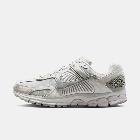 Overkicks - Nike Zoom Vomero 5 SE Vast Grey/Light Smoke Grey/Platinum Tint (IH8039-001) - vista lateral
