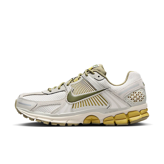 Overkicks - Nike Zoom Vomero 5 SP Light Bone Neutral Olive (FV0397-001) - vista lateral
