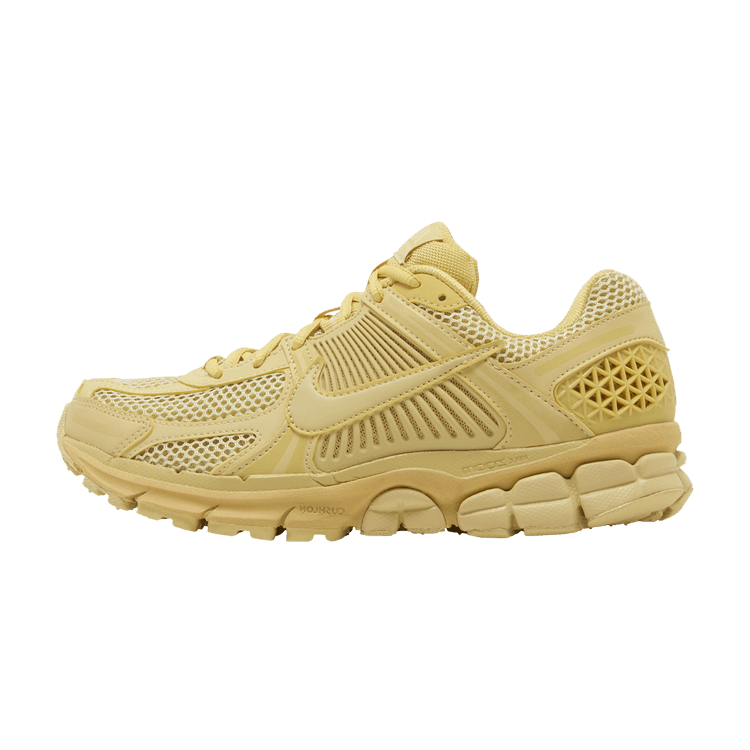 Overkicks - Nike Zoom Vomero 5 Saturn Gold (Women's) (FQ7079-700) - vista lateral