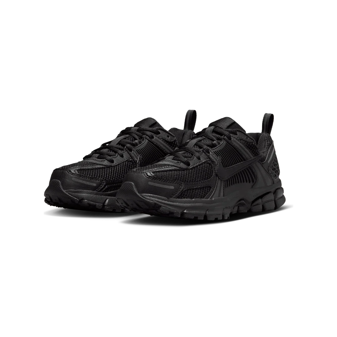 Overkicks - Nike Zoom Vomero 5 Triple Black (GS) (HF6998-001) - imagen 2