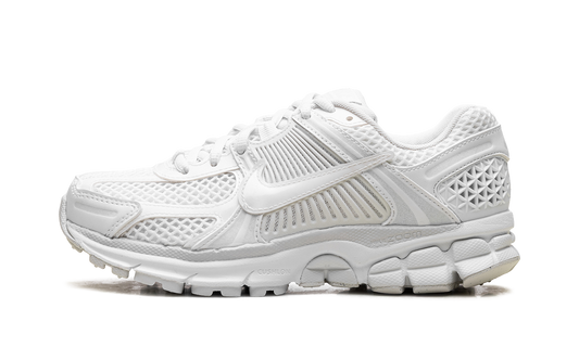 Overkicks - Nike Zoom Vomero 5 Triple White (Womens) (IB4397-100) - vista lateral