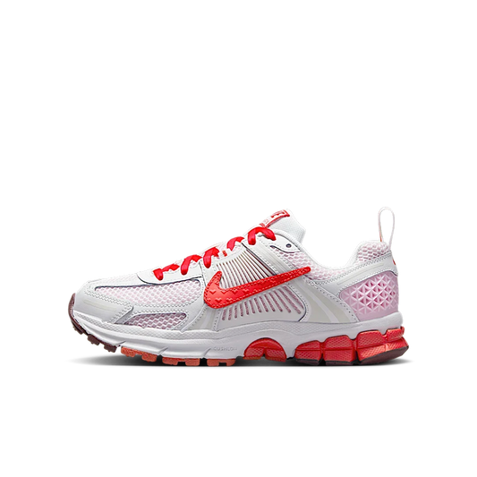 Overkicks - Nike Zoom Vomero 5 Valentine's Day (GS) (HV5171-121) - vista lateral