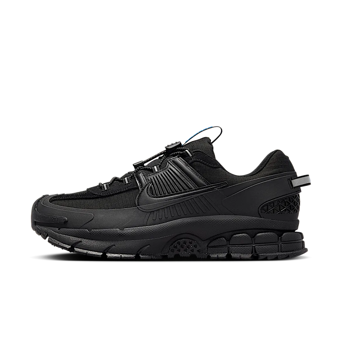 Overkicks - Nike Zoom Vomero Roam Triple Black (FV2295-002) - vista lateral