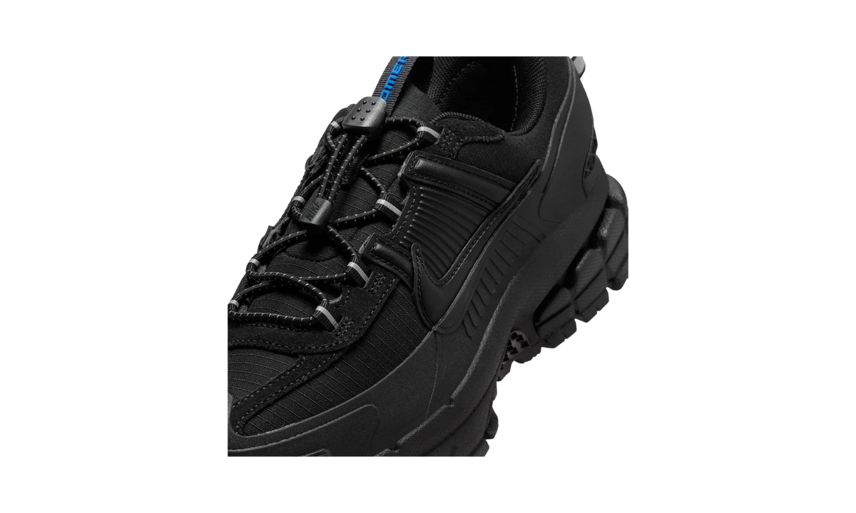 Overkicks - Nike Zoom Vomero Roam Triple Black (Womens) (HQ2181-004) - detalle lateral interior