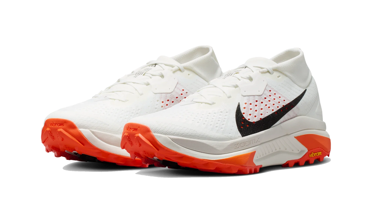 Overkicks - Nike ZoomX ACG Zegama Summit White Safety Orange Black (HV8113-103) - detalle talon