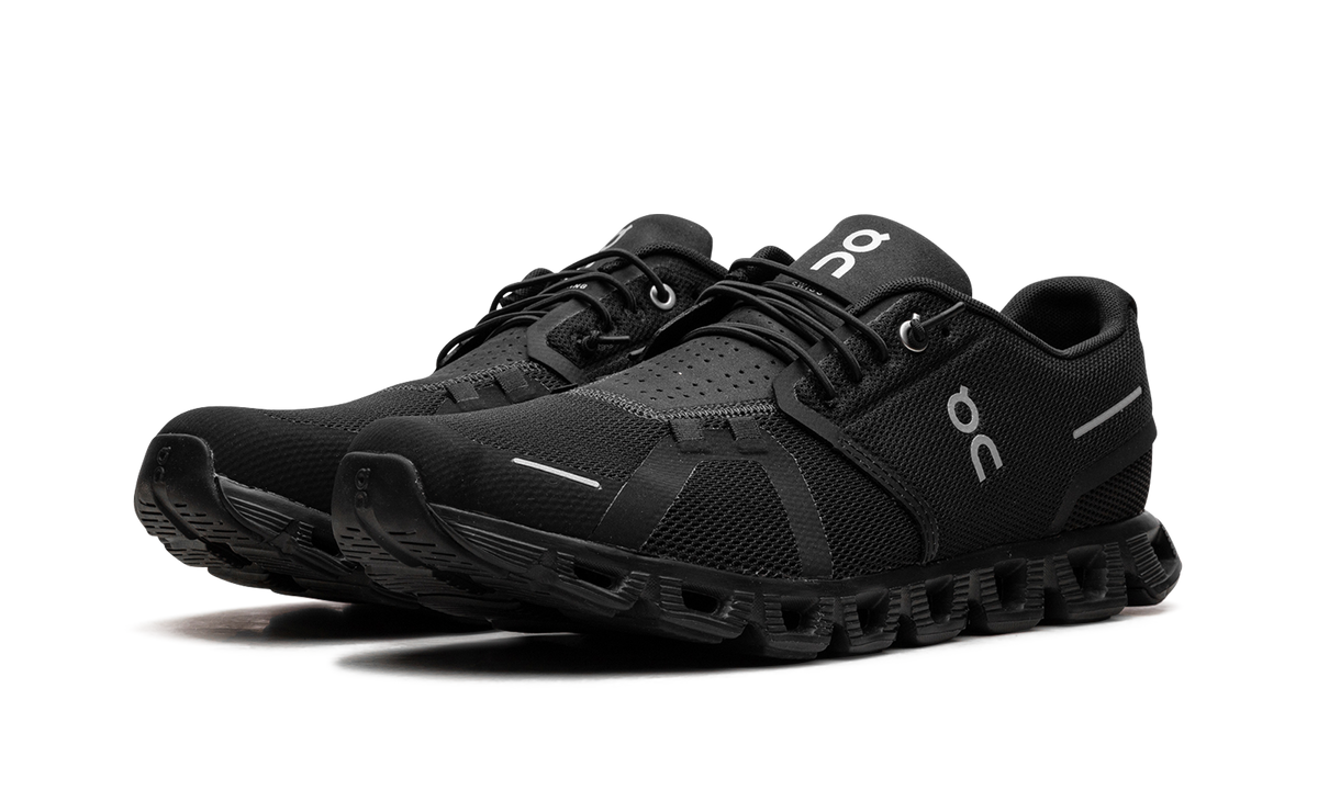Overkicks - On Running Cloud 5 All Black (59.98986) - vista trasera