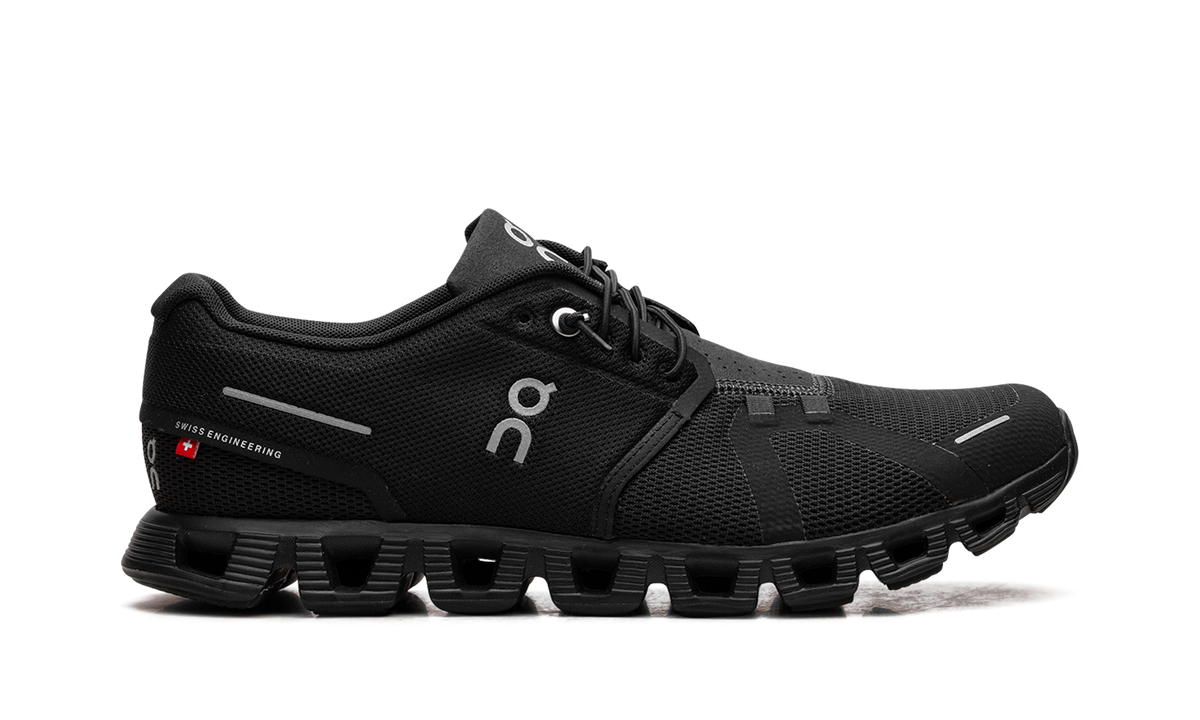 Overkicks - On Running Cloud 5 All Black (59.98986) - detalle talon