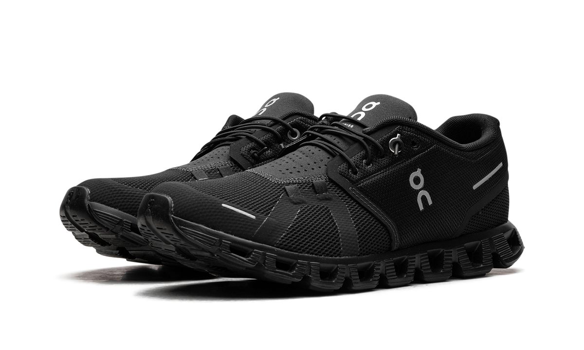 Overkicks - On Running Cloud 5 All Black (Womens) (59.98905) - vista trasera