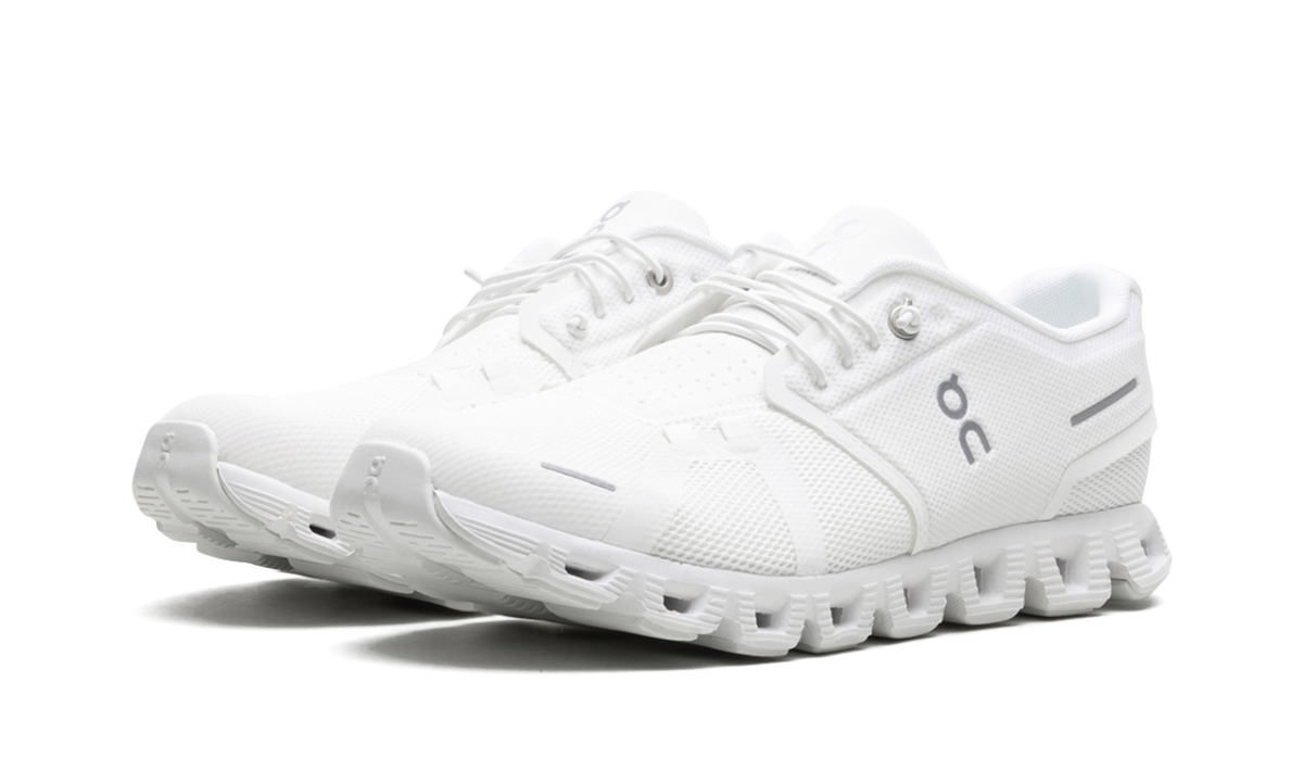 Overkicks - On Running Cloud 5 All White (59.98918) - vista trasera