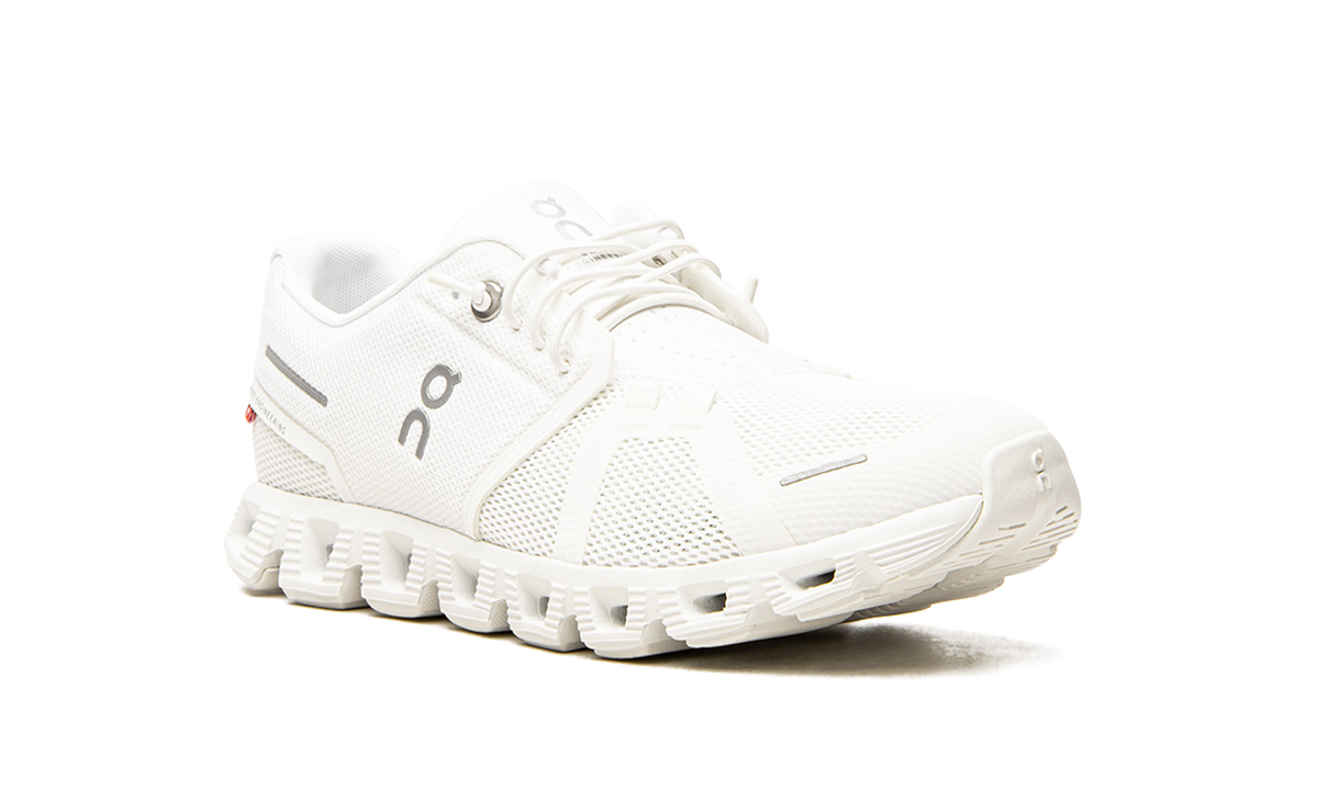 Overkicks - On Running Cloud 5 All White (Womens) (59.98902) - detalle lateral interior