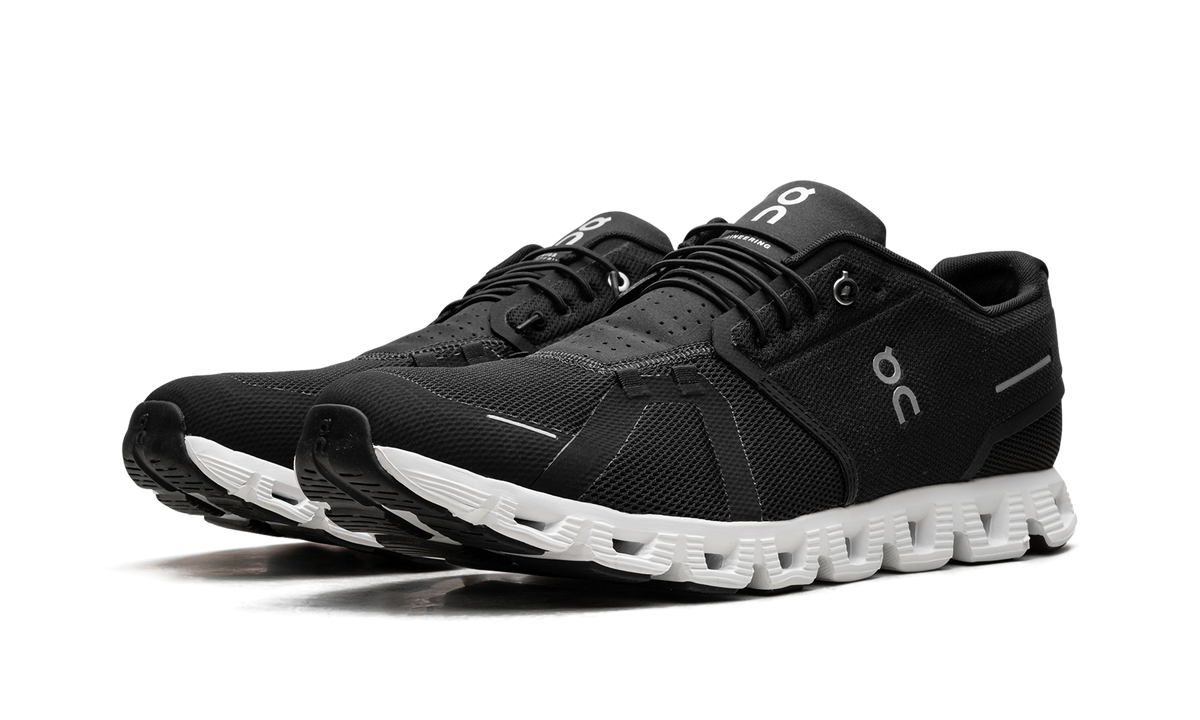 Overkicks - On Running Cloud 5 Black White (59.98919) - vista trasera