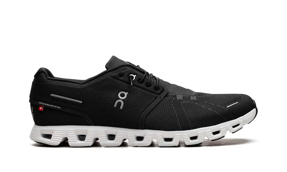 Overkicks - On Running Cloud 5 Black White (59.98919) - detalle talon