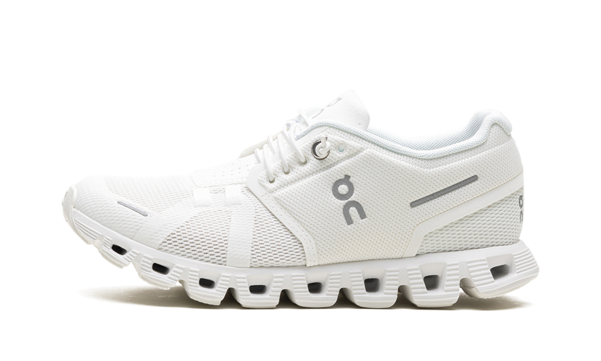 Overkicks - On Running Cloud 5 Undyed-White (Womens) (59.98373) - vista lateral