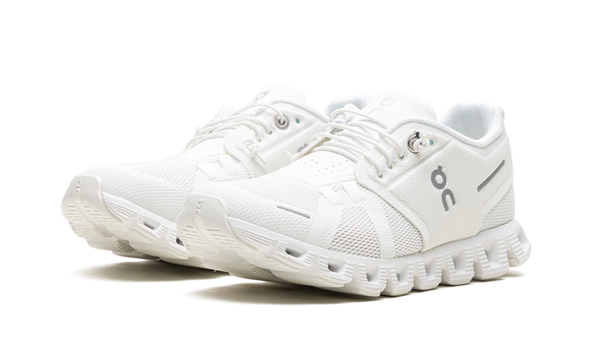 Overkicks - On Running Cloud 5 Undyed-White (Womens) (59.98373) - vista trasera