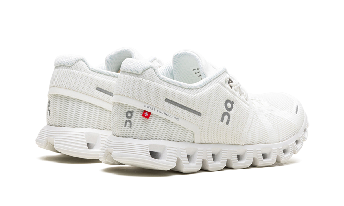 Overkicks - On Running Cloud 5 Undyed-White (Womens) (59.98373) - par completo