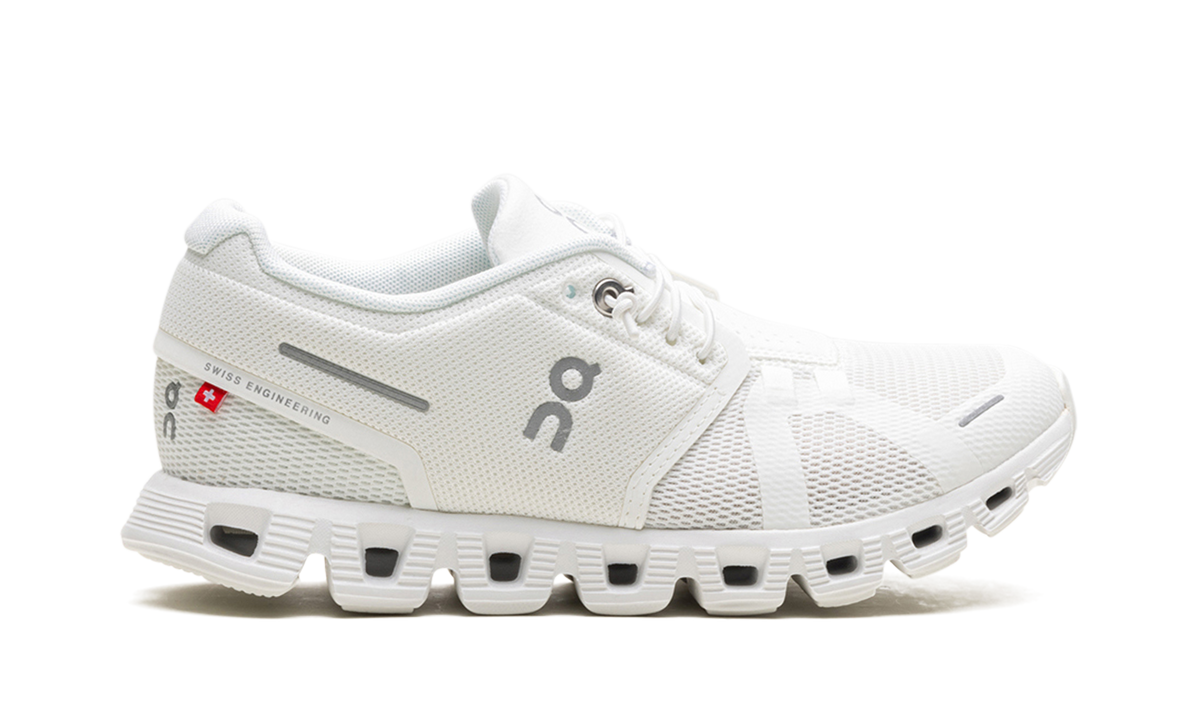Overkicks - On Running Cloud 5 Undyed-White (Womens) (59.98373) - detalle talon