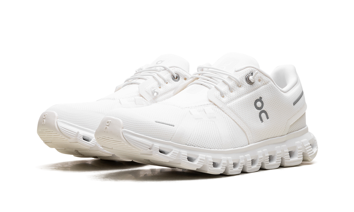 Overkicks - On Running Cloud 6 All White (Womens) (3WF10061200) - vista trasera