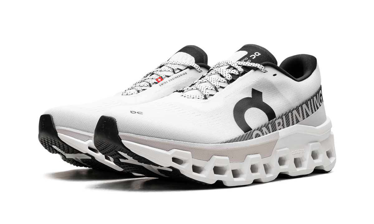 Overkicks - On Running Cloudmonster 2 White Frost (3ME10120664) - vista trasera