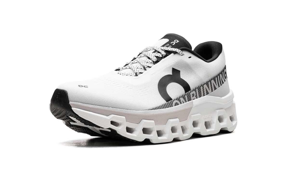 Overkicks - On Running Cloudmonster 2 White Frost (3ME10120664) - detalle suela