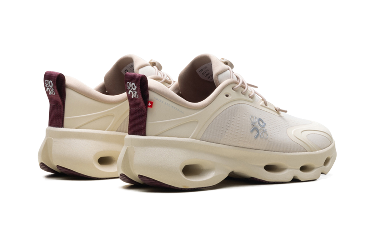 Overkicks - On Running Cloudsolo LOEWE Sand Burgundy (Womens) (3WF30605898) - par completo