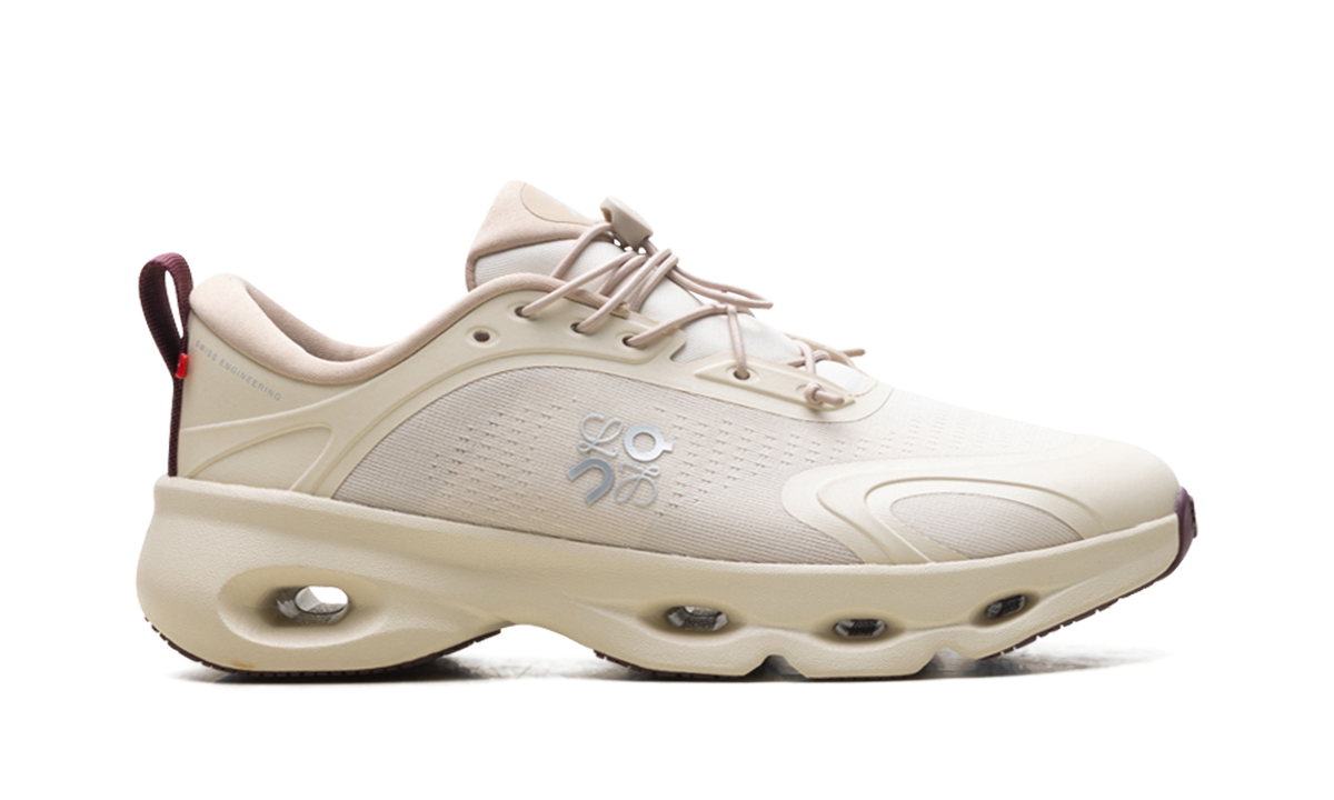 Overkicks - On Running Cloudsolo LOEWE Sand Burgundy (Womens) (3WF30605898) - detalle talon