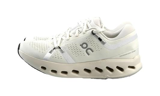 Overkicks - On Running Cloudsurfer 2 Ivory (Womens) (3WF10103334) - vista lateral