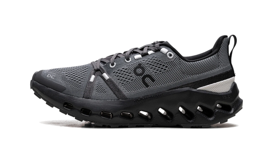 Overkicks - On Running Cloudsurfer Trail Eclipse Black (Womens) (3WE10100264) - vista lateral