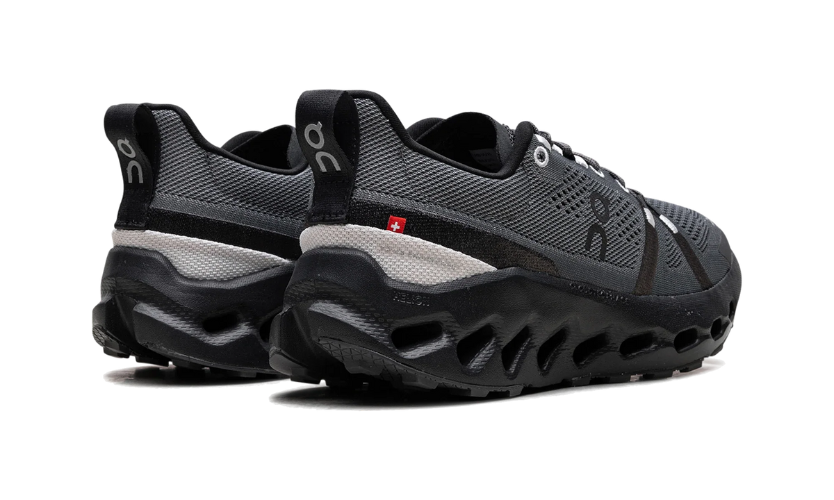 Overkicks - On Running Cloudsurfer Trail Eclipse Black (Womens) (3WE10100264) - par completo