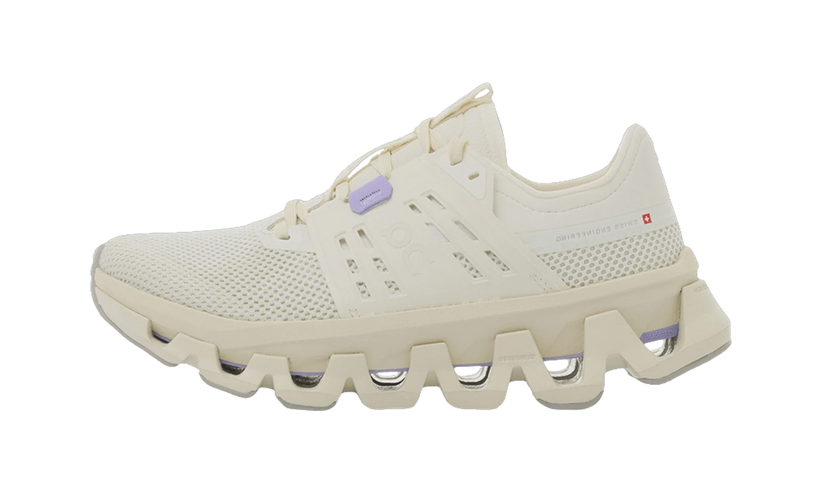 Overkicks - On Running Cloudswift Amp Ivory Ghost (Womens) (3WG10393588) - vista lateral