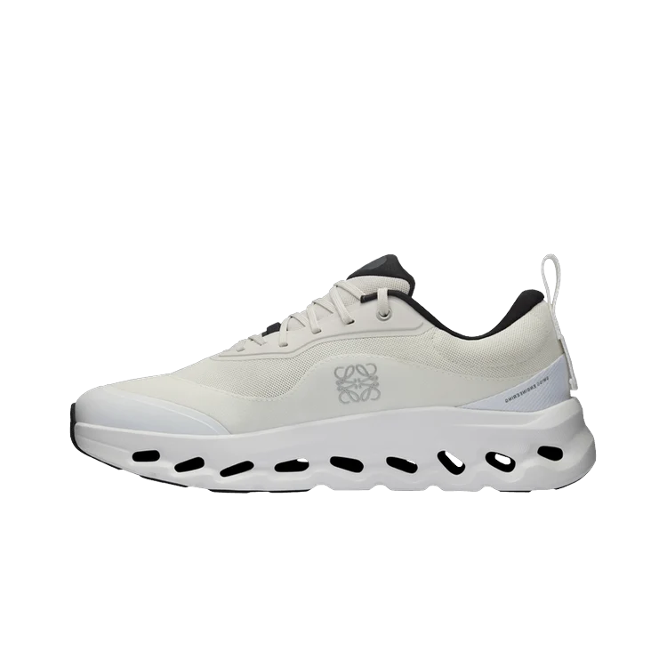 Overkicks - On Running Cloudtilt 2 LOEWE Sand White (3ME10692979) - vista lateral