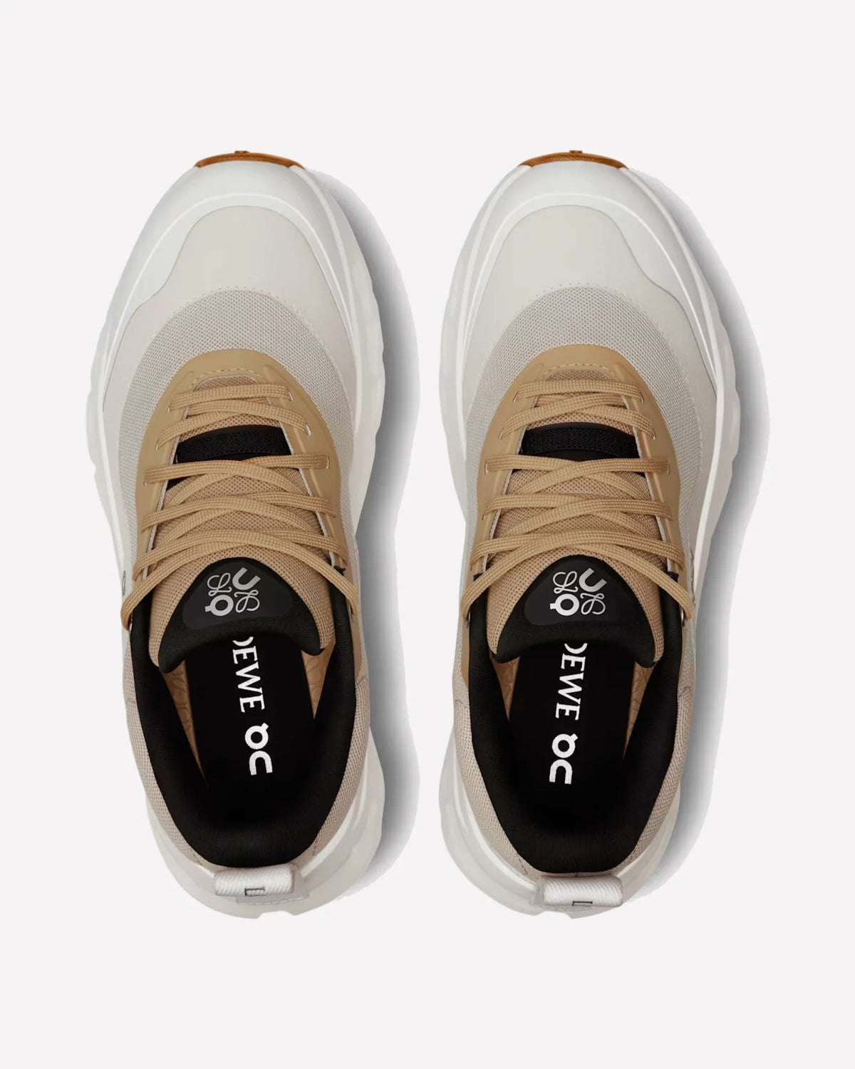 Overkicks - On Running Cloudtilt 2 LOEWE Tan White Gum (Womens) (3WE10873510) - imagen 3