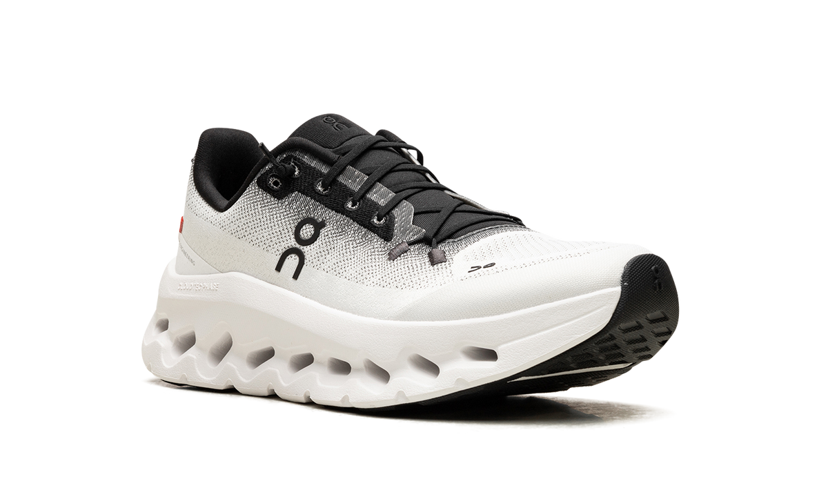 Overkicks - On Running Cloudtilt Black Ivory (Womens) (3WE10051430) - detalle lateral interior