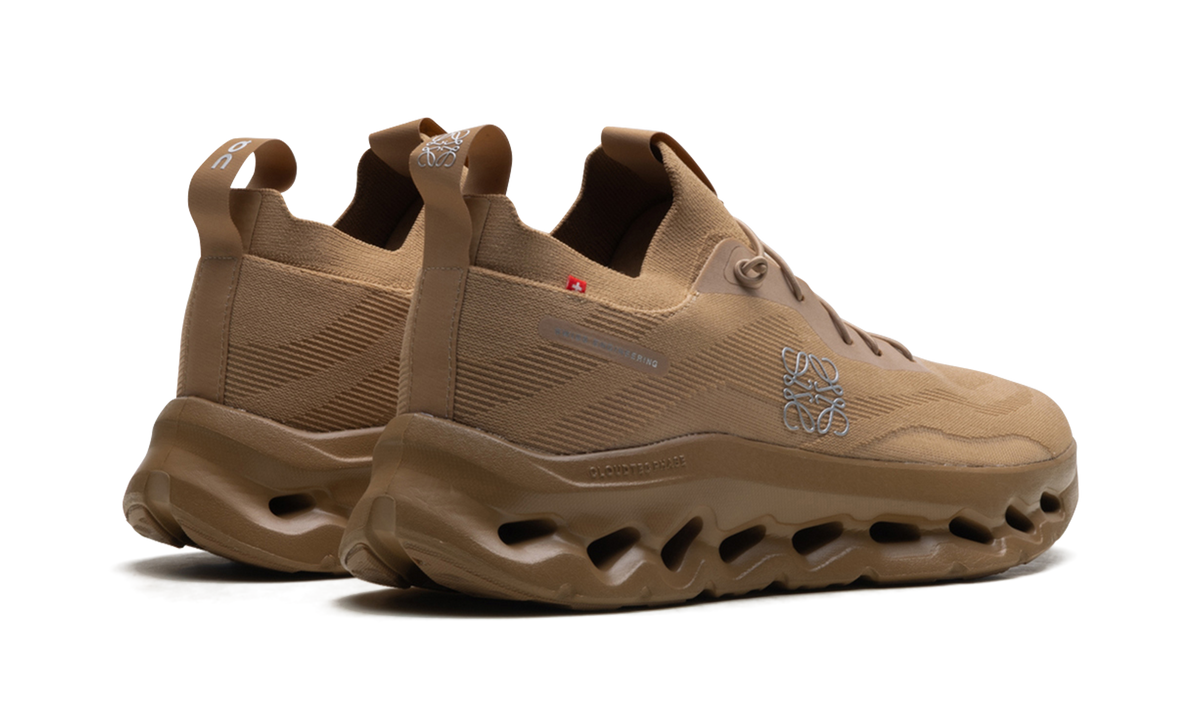 Overkicks - On Running Cloudtilt LOEWE Dark Sand (3MD30333505) - par completo