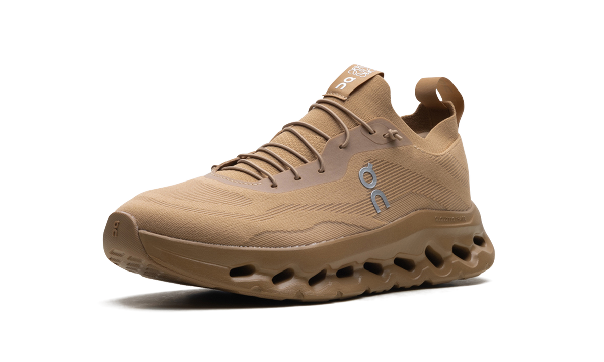 Overkicks - On Running Cloudtilt LOEWE Dark Sand (3MD30333505) - detalle suela