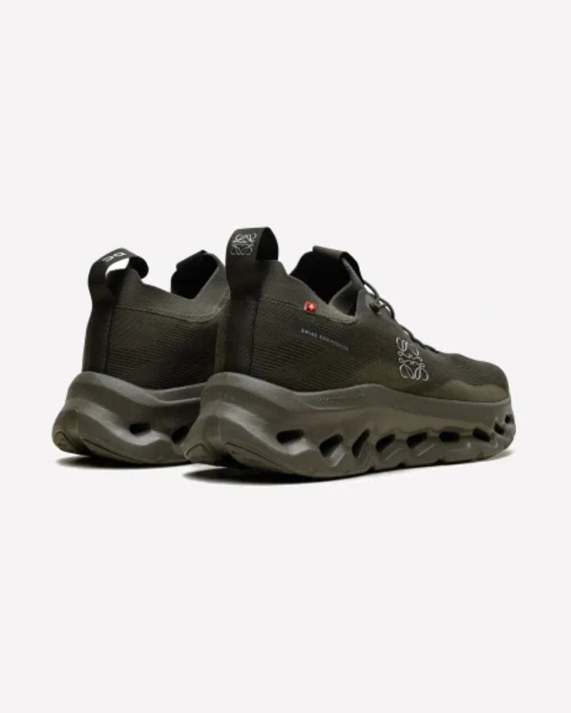 Overkicks - On Running Cloudtilt LOEWE Khaki Green (3MD30330436) - imagen 2