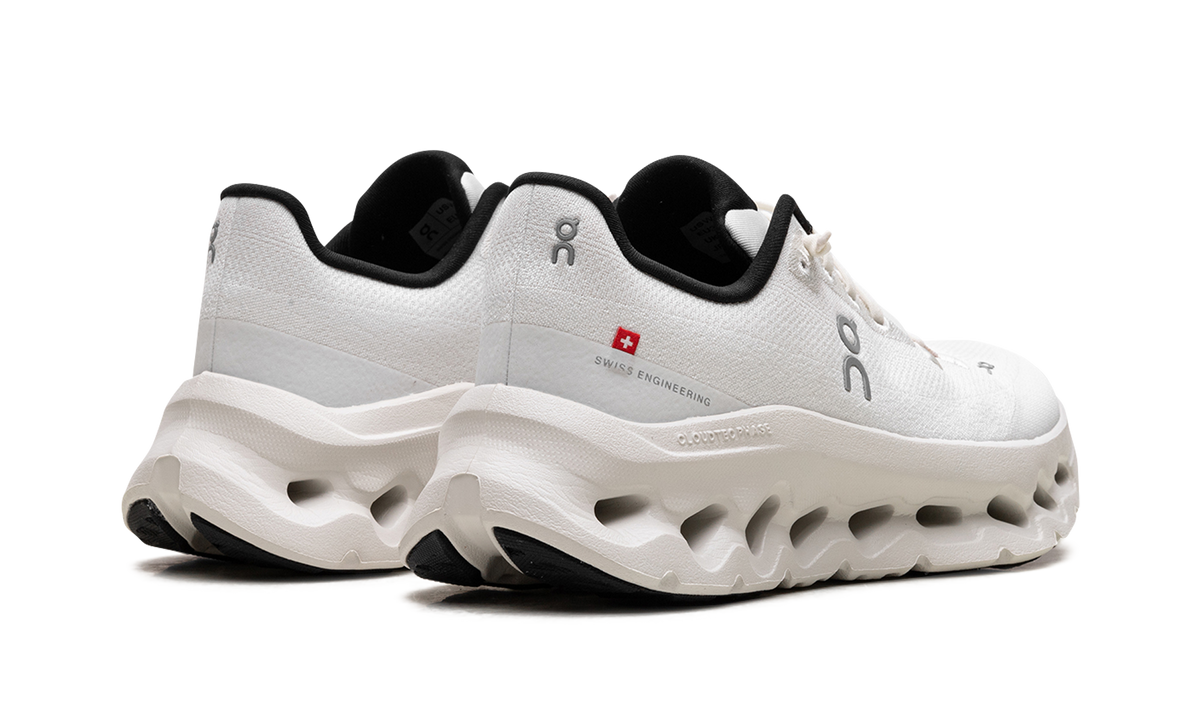 Overkicks - On Running Cloudtilt Pearl Ice (Womens) (3WE10052531) - par completo