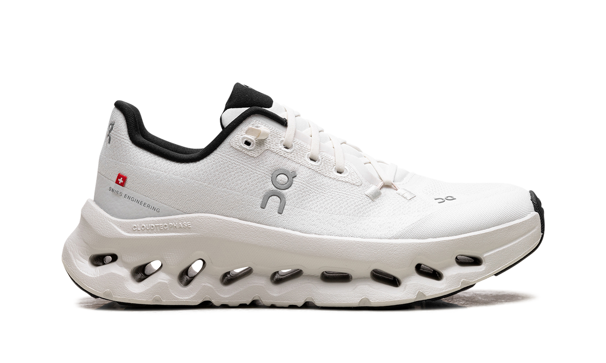 Overkicks - On Running Cloudtilt Pearl Ice (Womens) (3WE10052531) - detalle talon