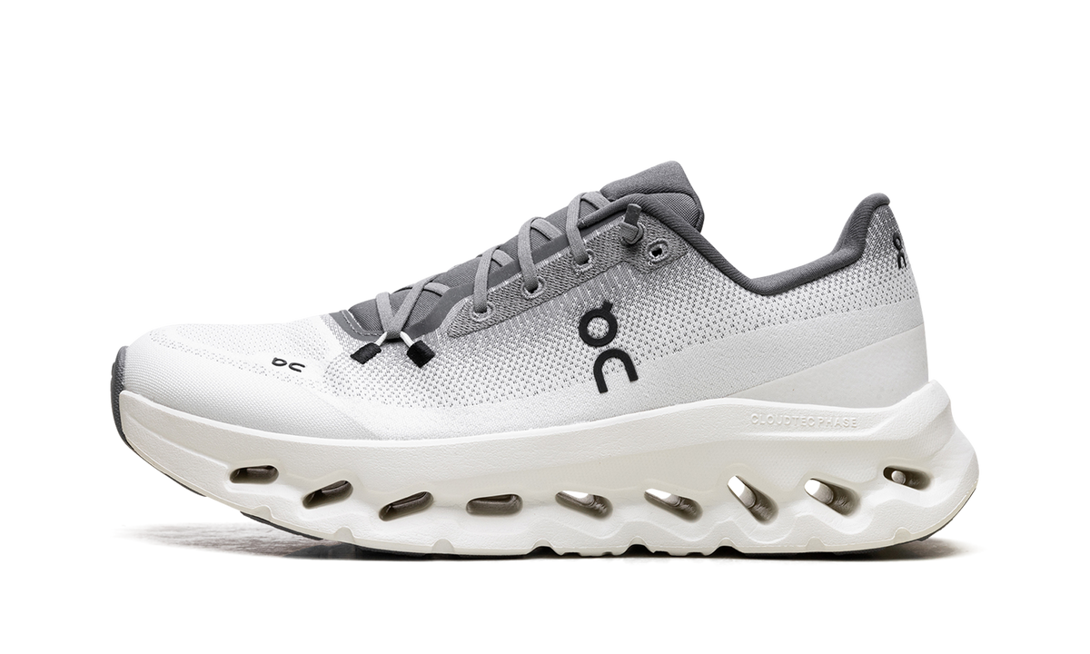 Overkicks - On Running Cloudtilt Rock Ivory (Womens) (3WE10053247) - vista lateral