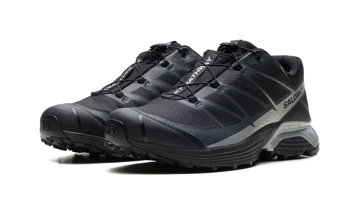 Overkicks - Salomon XT-Pathway GTX Black Silver (L47577500) - vista trasera
