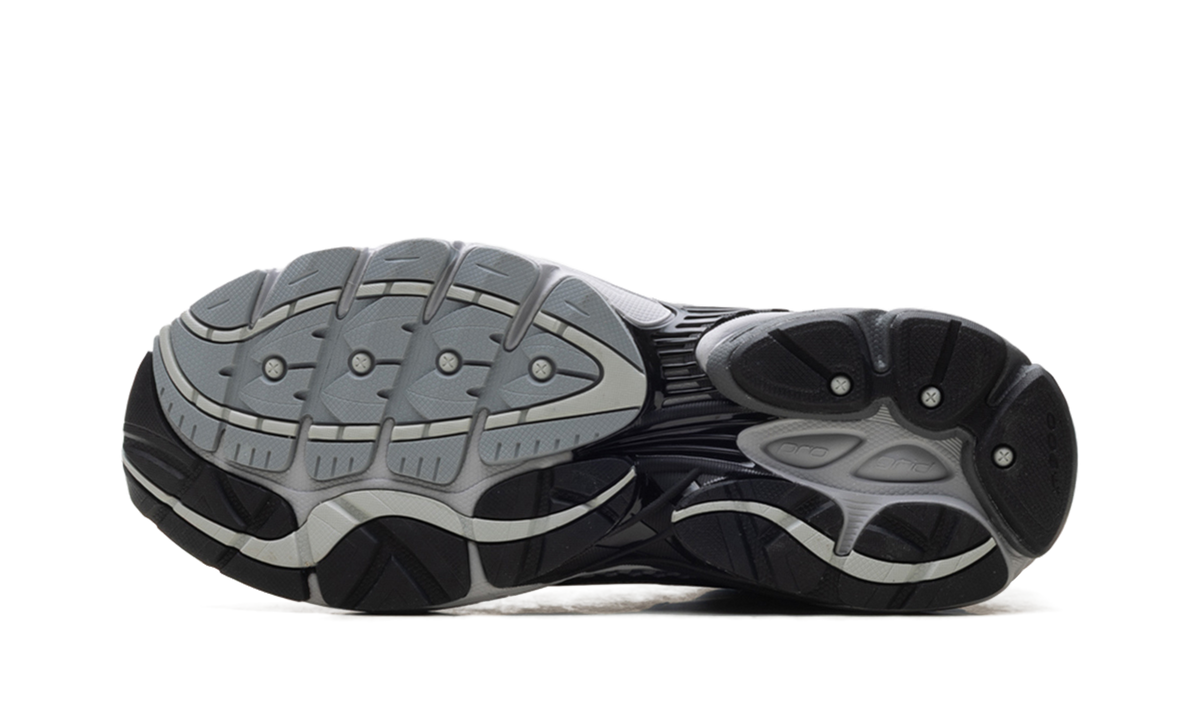 Overkicks - Saucony ProGrid Omni 9 Microchip (S70739-8) - vista superior