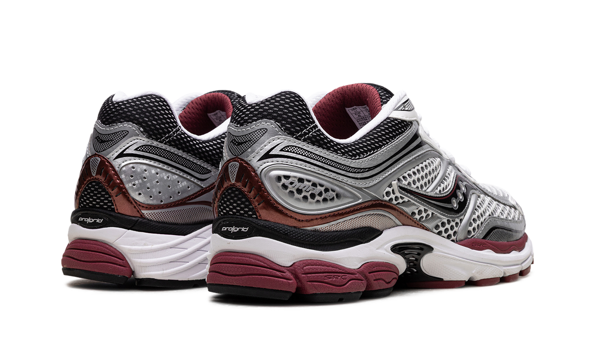 Overkicks - Saucony ProGrid Omni 9 OG White Silver Red (S70739-1) - par completo