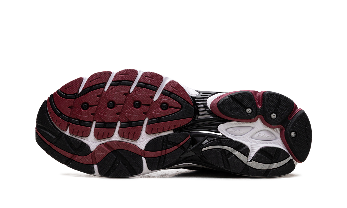 Overkicks - Saucony ProGrid Omni 9 OG White Silver Red (S70739-1) - vista superior