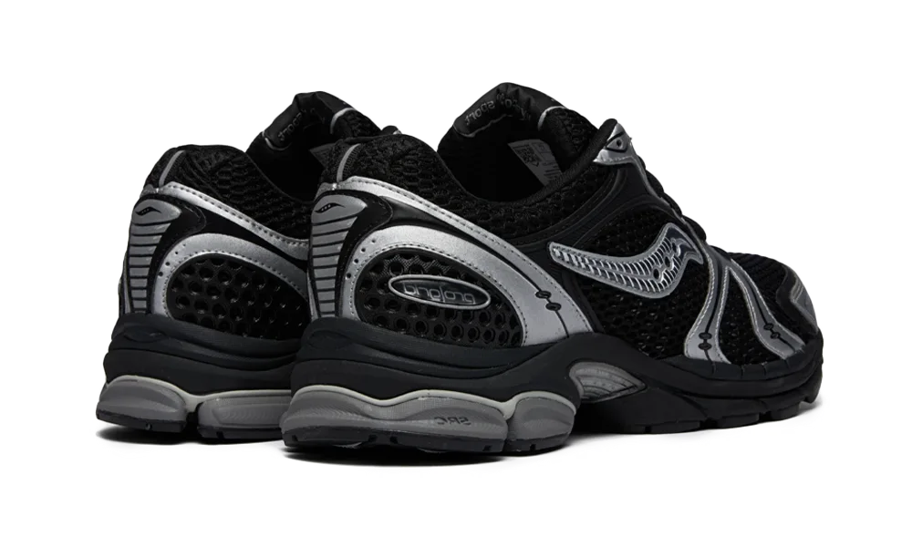 Overkicks - Saucony ProGrid Triumph 4 Black Silver (S70704-23) - par completo