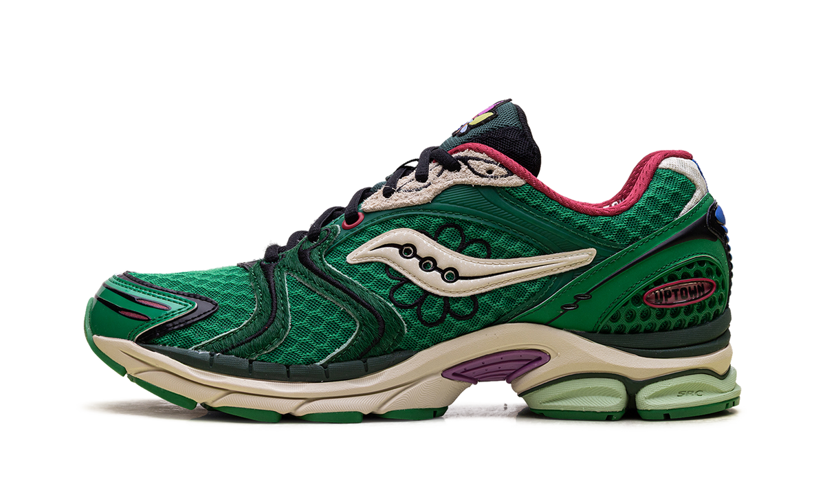 Overkicks - Saucony ProGrid Triumph 4 Jae Tips Flowers Grow Uptown Sugar Maple (S70966-4) - vista lateral