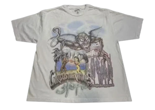 Overkicks - Travis Scott Utopia Circus Maximus 2023 Tour III Tee White (TRAVIS-SCOTT-UTOPIA-CIRCUS-MAXIMUS-2023-TOUR-III-TEE-WHITE) - vista frontal
