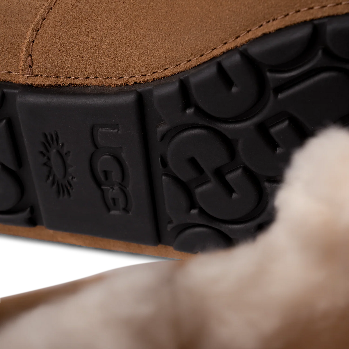 Overkicks - UGG Ascot Slipper Chestnut (1101110-CHE) - vista superior