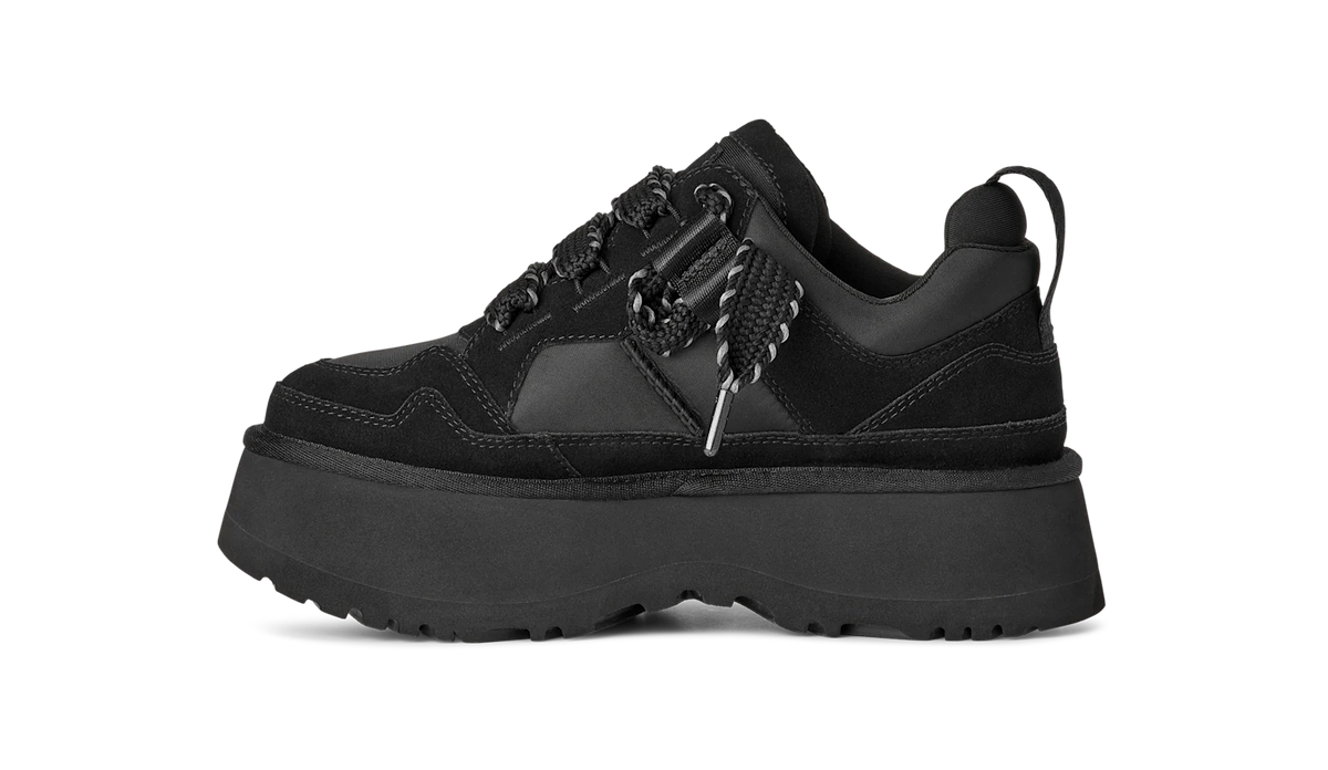 Overkicks - UGG Astromel Black (Womens) (1171541-BLK) - vista trasera