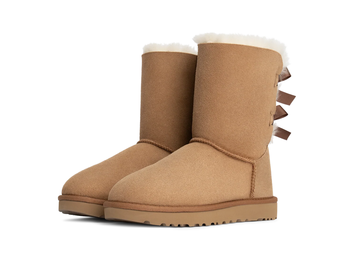 Overkicks - UGG Bailey Bow II Boot Chestnut (Womens) (1016225-CHE) - vista trasera