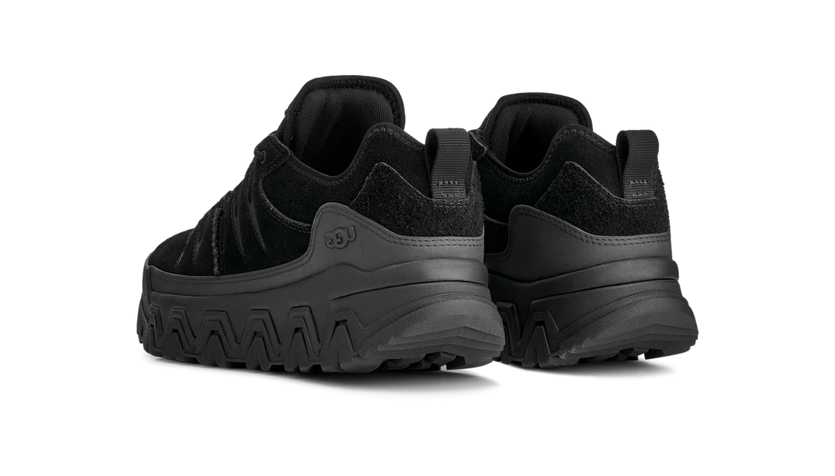 Overkicks - UGG CapTrail Low Black (1158252-BLK) - vista trasera